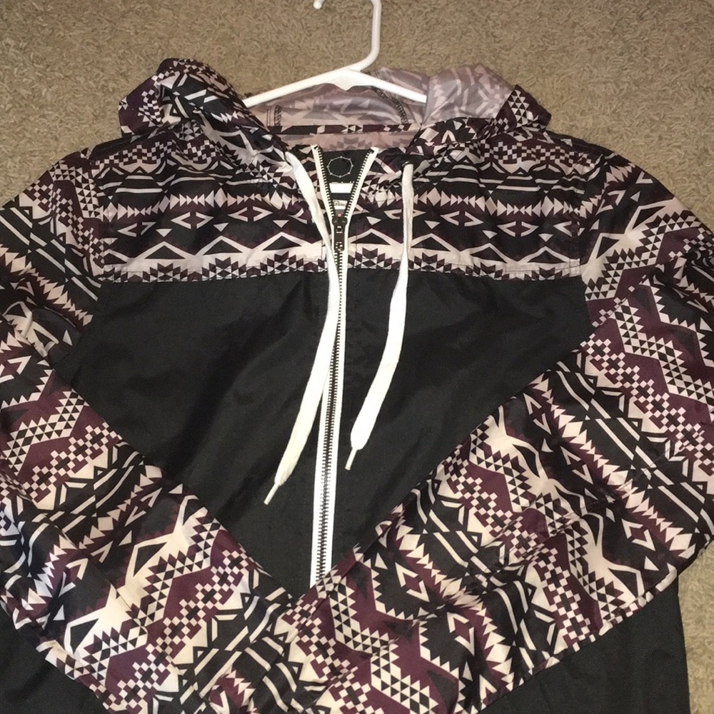windbreaker - Picture 2 of 5
